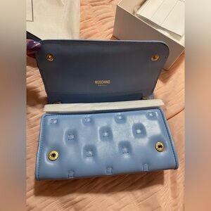 Brand new! MOSCHINO Logo Leather Wallet-On-Chain